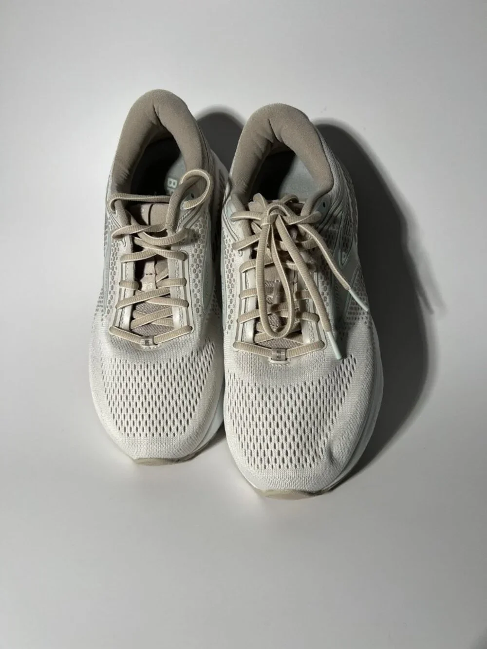 Brooks Ariel GTS 24 Women’s Running Shoes Beige Size 8 Extra Wide